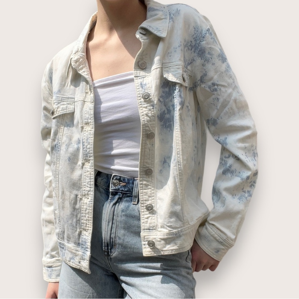 TRIBAL | Women's Soft Stretch Tie Dye Jean Jacket White/Blue Medium